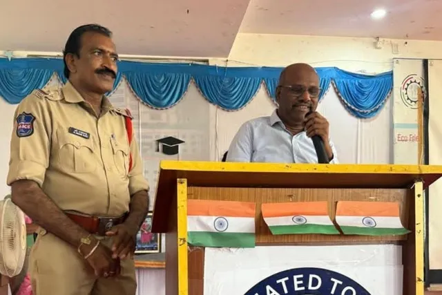 షీ టీమ్ గురించి అవగాహన సదస్సు