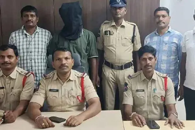 పెళ్లి పేరుతో పిలిచి మహిళను హత్య చేసిన నిందితుడు పెళ్లి పేరుతో పిలిచి మహిళను హత్య చేసిన నిందితుడు