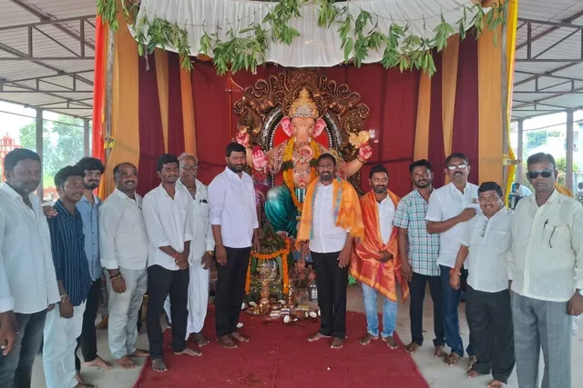 బాల్కొండలో గణేష్ మండపాలను సందర్శించిన డీసీసి మాజీ అధ్యక్షుడు