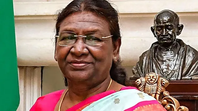 புயல் எச்சரிக்கை: திரவுபதி முர்முவின் ஒடிசா பயணம் ஒத்திவைப்பு