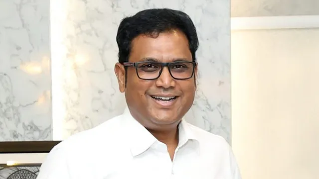 “நேற்று பெய்த மழைக்கு இன்று ரெட் அலர்ட்-ஆ?”..  டி.ஆர்.பி. ராஜா விமர்சனம்