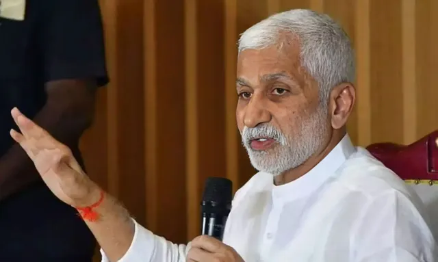 జగన్‌పై విమర్శలు.. రెడ్డి వర్గానికి VSR నాయకత్వం వహించనున్నారా?