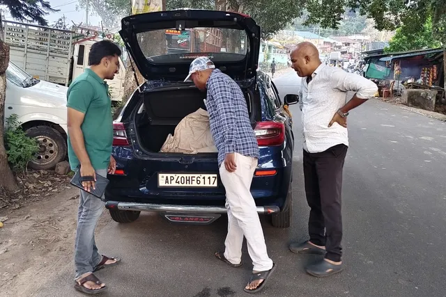 అనంతగిరిలో పోలీసుల ముమ్మర తనిఖీలు