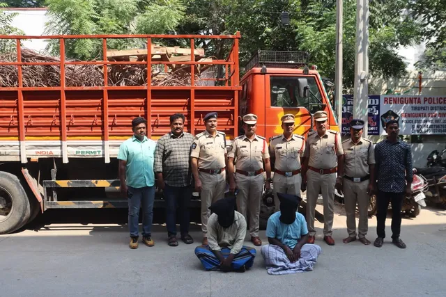 కాపర్ వైర్ దొంగతనం కేసులో ఇద్దరు అరెస్ట్