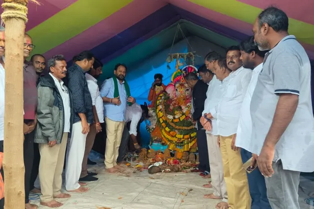 వైరాలో గణపతికి ఎమ్మెల్యే ప్రత్యేక పూజలు