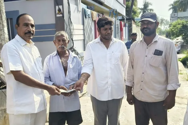పాటమ్మ పేటలో ఎన్ టీఆర్  భరోసా పింఛన్లు పంపిణి