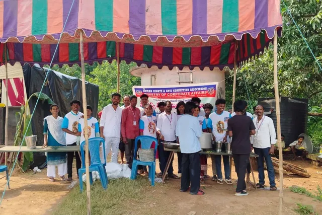 వినాయక చవితి సందర్భంగా మండపర్తిలో ఘనంగా అన్నదాన కార్యక్రమం వినాయక చవితి సందర్భంగా మండపర్తిలో ఘనంగా అన్నదాన కార్యక్రమం
