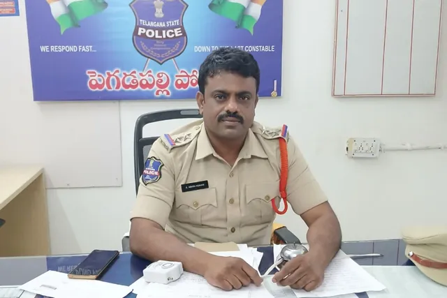 నిమజ్జనంలో భద్రతా నియమాలను పాటించాలి: ఎస్ఐ