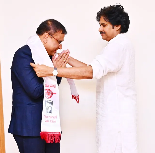 జనసేనలోకి బైరా దిలీప్ చక్రవర్తి
