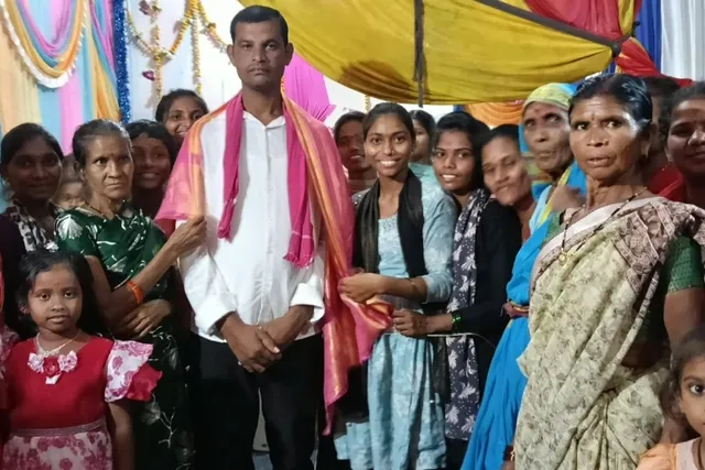 సరండిలో వైభవంగా ముగిసిన శారదా దేవి నవరాత్రి ఉత్సవాలు సరండిలో వైభవంగా ముగిసిన శారదా దేవి నవరాత్రి ఉత్సవాలు