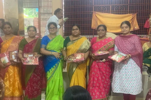ఖమ్మంలో బ్రాహ్మణ మహిళలకు చీర, తాంబూలం కార్యక్రమం