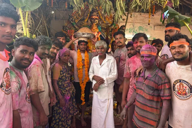 రెడ్డివారిపల్లెలో రూ.57,000 ధర పలికిన వినాయకుని లడ్డు రెడ్డివారిపల్లెలో రూ.57,000 ధర పలికిన వినాయకుని లడ్డు