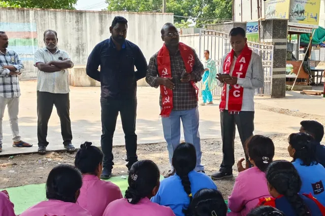 కాంట్రాక్ట్ కార్మికుల సమస్యలు పరిష్కరించాలి