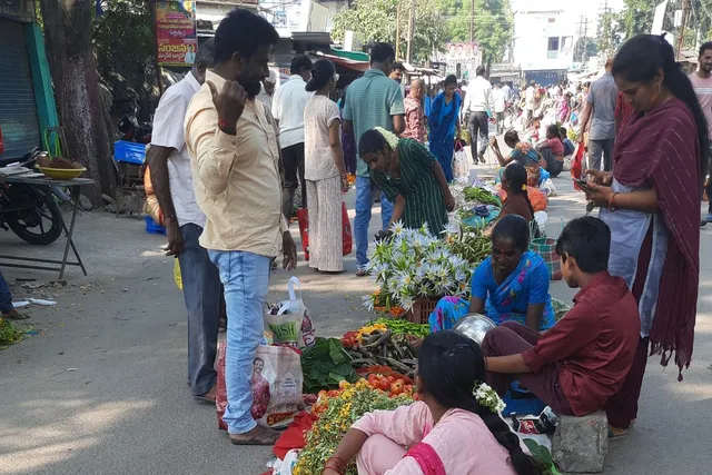 మార్కెట్‌లో పండుగ సందడి
