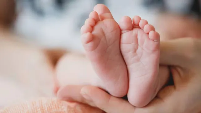విషాదం.. నీటి బకెట్‌లో పడి చిన్నారి మృతి