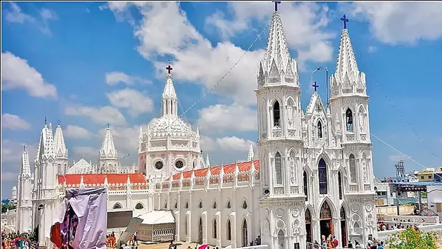 வேளாங்கண்ணி புனித ஆரோக்கிய அன்னை ஆலய திருவிழா கோலாகலம்
