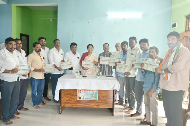 విశ్వకర్మ జయంతికి ఆత్రం సుగుణక్కకు ఆహ్వానం