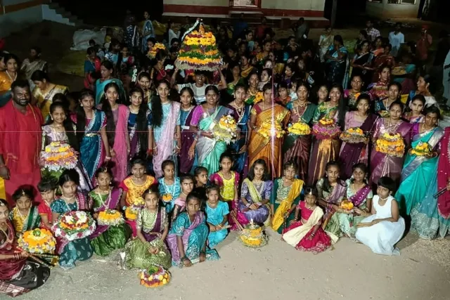 చించాలలో ఘనంగా బతుకమ్మ సంబరాలు చించాలలో ఘనంగా బతుకమ్మ సంబరాలు