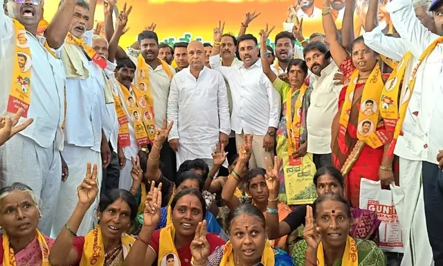పెద్దిరెడ్డికి షాక్.. వైసీపీ నుంచి టీడీపీలోకి చేరికలు
