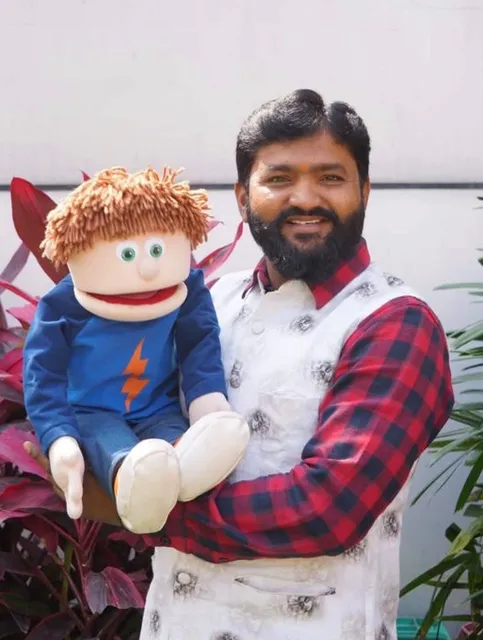 రోడ్డు ప్రమాదంలో ప్రముఖ మిమిక్రీ కళాకారుడు మృతి