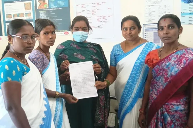 కోటకొండలో డ్యూటీ డాక్టర్ కి వినతి పత్రం ఇచ్చిన ఆశ వర్కర్లు