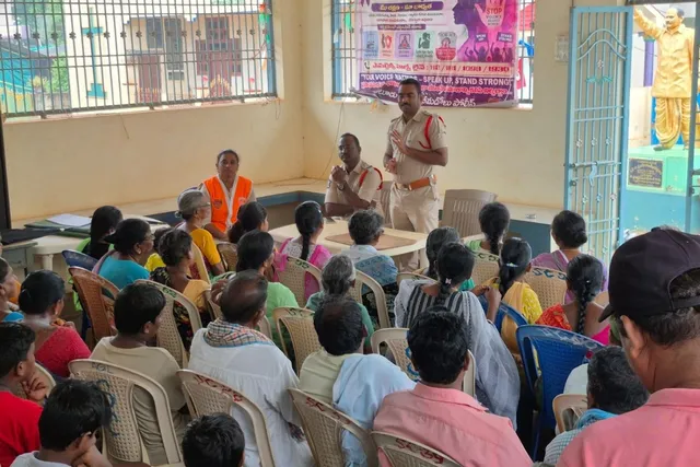 మహిళా భద్రత, సైబర్ నేరాలపై ఏలూరులో అవగాహన సదస్సు
