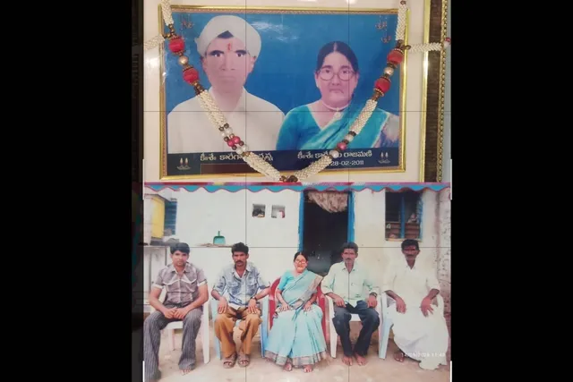 తల్లిదండ్రుల జ్ఞాపకార్థం వినాయకుల మండపం వద్ద చల్లని మంచినీరు పంపిణీ