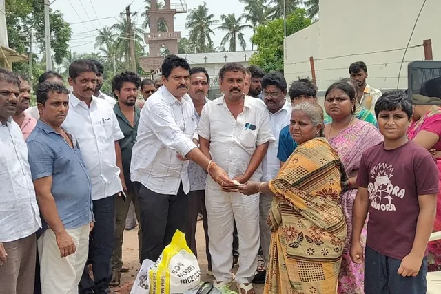 అగ్నిప్రమాద బాధితుల్ని ఆదుకోవాలి... బాబు