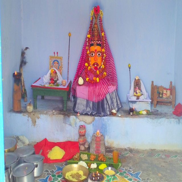 చౌడేశ్వరి ఆలయంలో ప్రత్యేక పూజలు