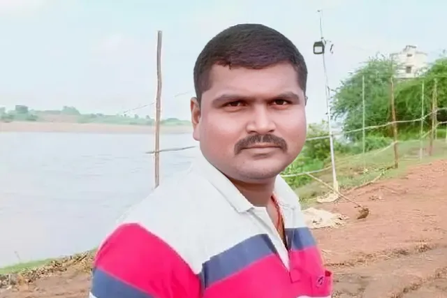 మంచిర్యాల: రోడ్డు ప్రమాదంలో కానిస్టేబుల్ మృతి మంచిర్యాల: రోడ్డు ప్రమాదంలో కానిస్టేబుల్ మృతి
