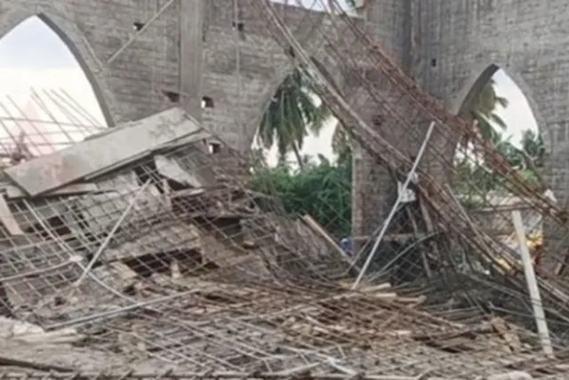 வேலூர் காட்பாடி தேவாலய விபத்து பலி 3 ஆக உயர்வு வேலூர் காட்பாடி தேவாலய விபத்து பலி 3 ஆக உயர்வு