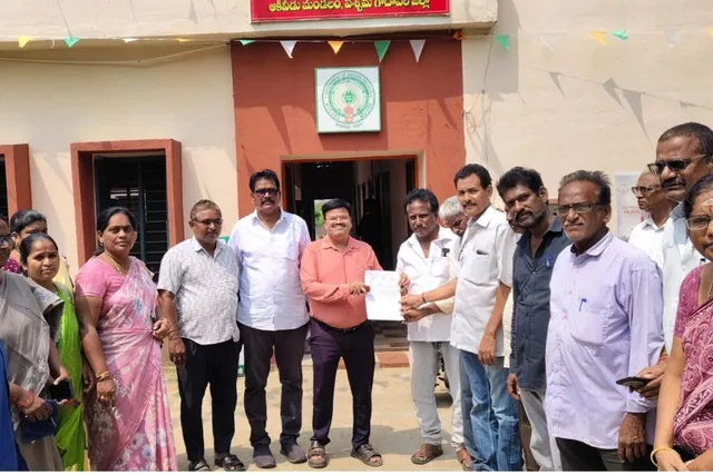 రేషన్ డీలర్ల సమస్య పరిష్కరించాలని ఎమ్మార్వోకి వినతి