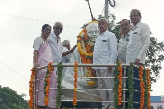 విశ్రాంత ఉద్యోగుల సంఘం ఆధ్వర్యంలో జయంతి వేడుకలు