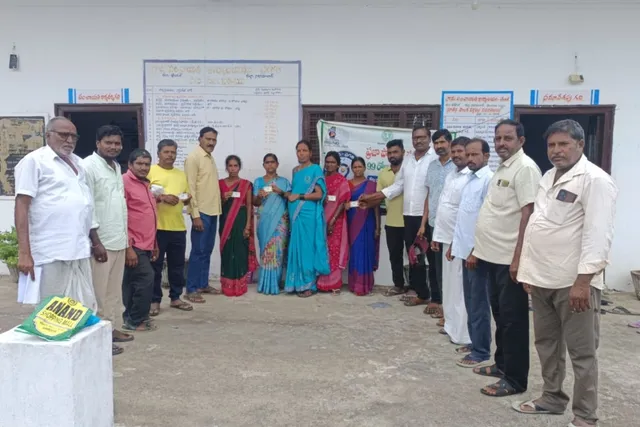 చెంగల్ గ్రామంలో స్మార్ట్ రేషన్ కార్డుల పంపిణీ.