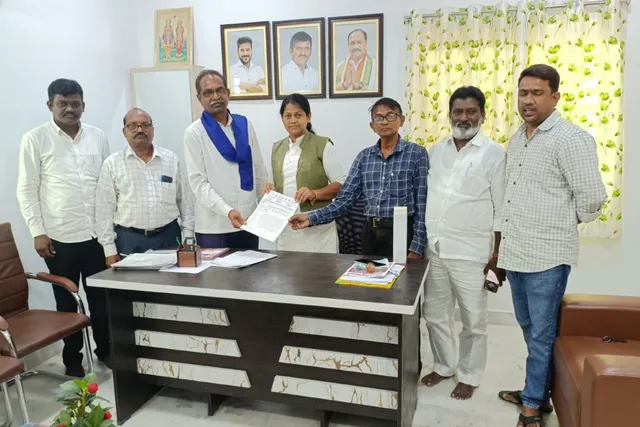 ఏజెన్సీ ఎస్సీలకు జరిగిన అన్యాయాన్ని సరిదిద్దాలి.. బొమ్మెర శ్రీనివాస్ ఏజెన్సీ ఎస్సీలకు జరిగిన అన్యాయాన్ని సరిదిద్దాలి.. బొమ్మెర శ్రీనివాస్