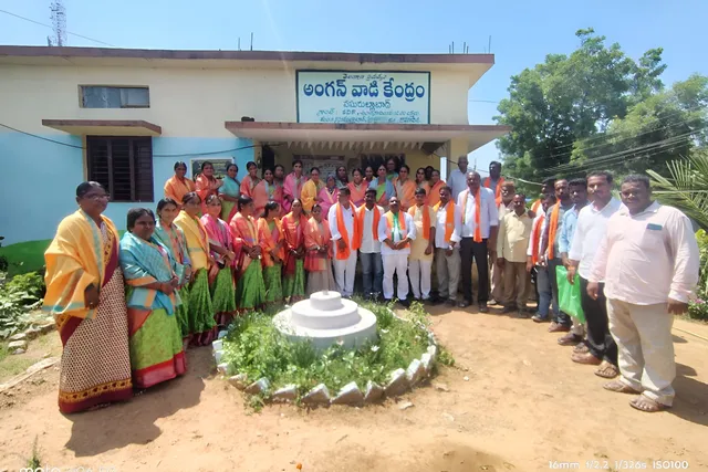 అంగన్వాడీ టీచర్లను సన్మానించిన బిజెపి నాయకులు
