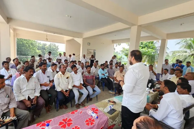 గుజ్జంగి వలసలో వైయస్సార్ పార్టీ విస్తృతస్థాయి సమావేశం గుజ్జంగి వలసలో వైయస్సార్ పార్టీ విస్తృతస్థాయి సమావేశం
