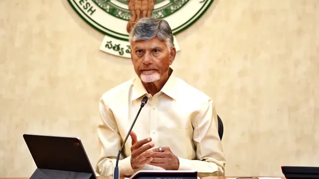 బీసీ రిజర్వేషన్లపై న్యాయ నిపుణులతో సీఎం చంద్రబాబు చర్చ