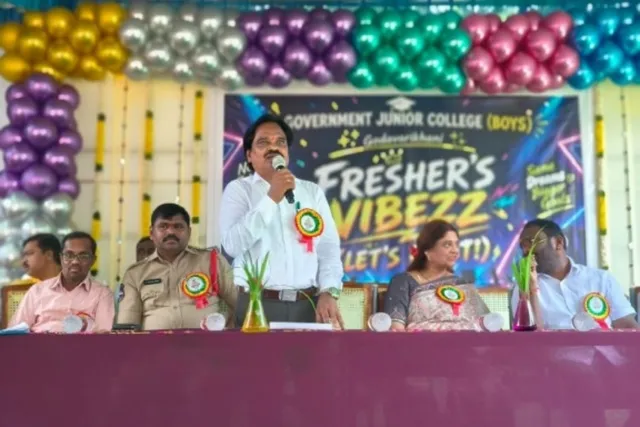 ఘనంగా ఫ్రెషర్స్ డే వేడుకలు