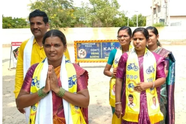 41వ వార్డు టీడీపీ అభ్యర్థిగా బండా జామున నామినేషన్