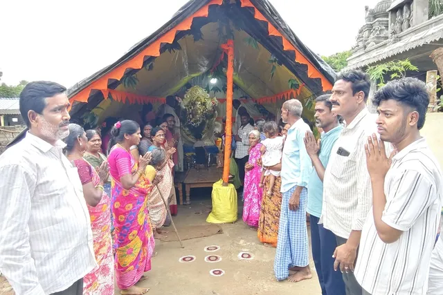భక్తిశ్రద్ధల నడుమ గణనాథుడి ప్రతిష్ఠ
