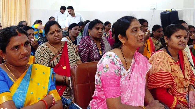 మహిళలకు గుడ్ న్యూస్.. విజయ డెయిరీ పార్లర్లు ఏర్పాటు