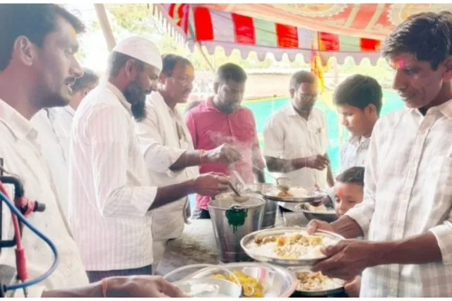 దుర్గామాత ఉత్సవాల్లో మతసామరస్య పరిమళం