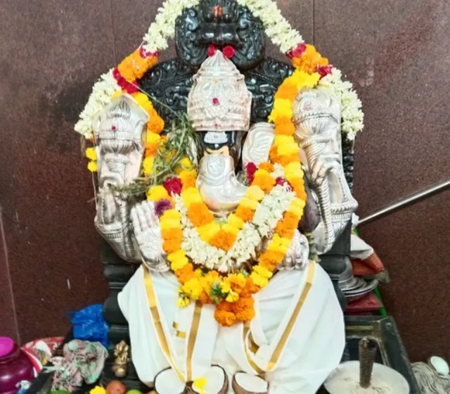 వినాయక చవితి సందర్భంగా శ్రీసర్వసిద్ధి వినాయక స్వామికి ఘనంగా పూజలు