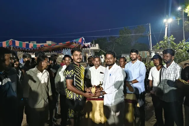 క్రీడలతో మానసిక ఉల్లాసం : సర్పంచ్ మురళి యాదవ్