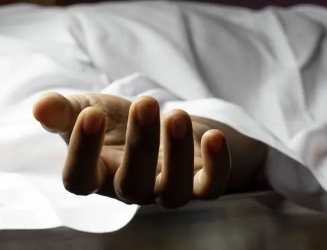 దొంగతనం చేశాడని కర్రలతో దాడి.. వ్యక్తి మృతి