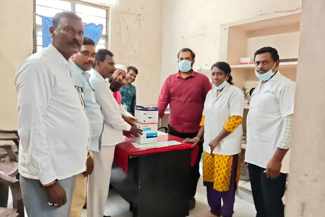 మంగపేట ఆసుపత్రికి సిరంజీల పంపిణీ