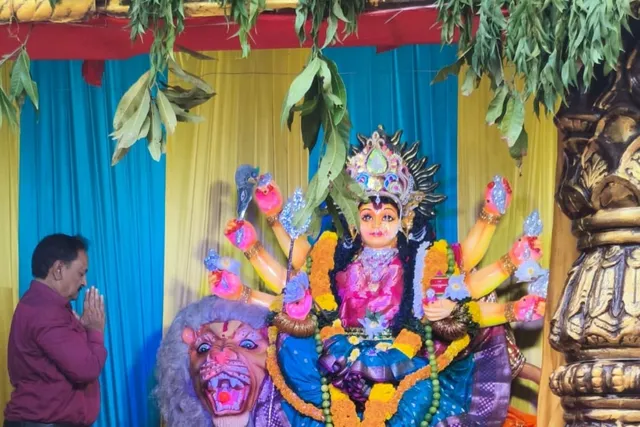 దేవి మహిషాసుర మర్దినిగా దేవీ నవరాత్రుల పూజలు దేవి మహిషాసుర మర్దినిగా దేవీ నవరాత్రుల పూజలు