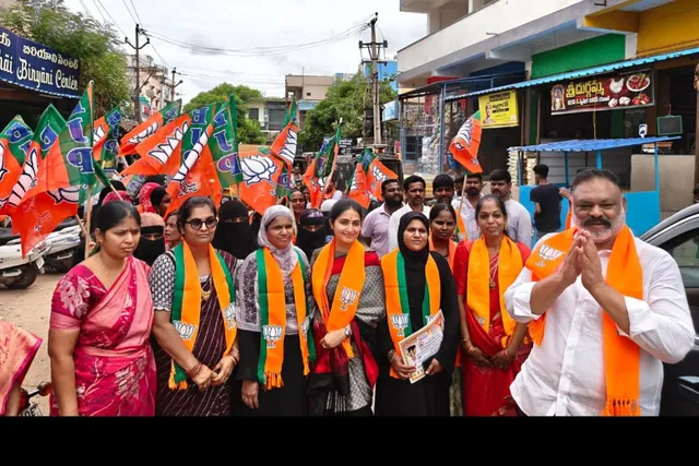 ధర్మవరం ఎన్నికల బరిలో త్రివేణి విస్తృత ప్రచారం ధర్మవరం ఎన్నికల బరిలో త్రివేణి విస్తృత ప్రచారం