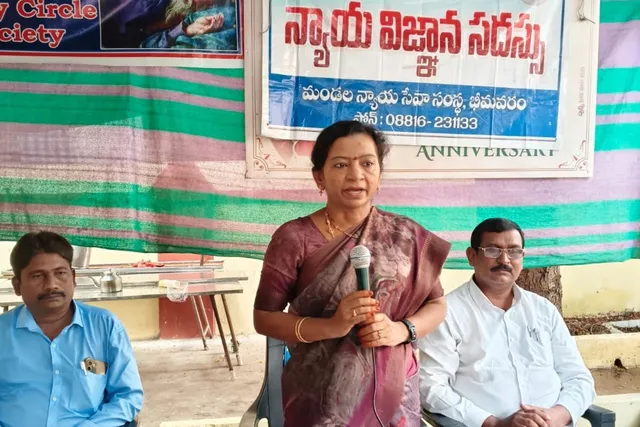 వృద్ధులను విస్మరించరాదు - సివిల్ జడ్జి సుధారాణి